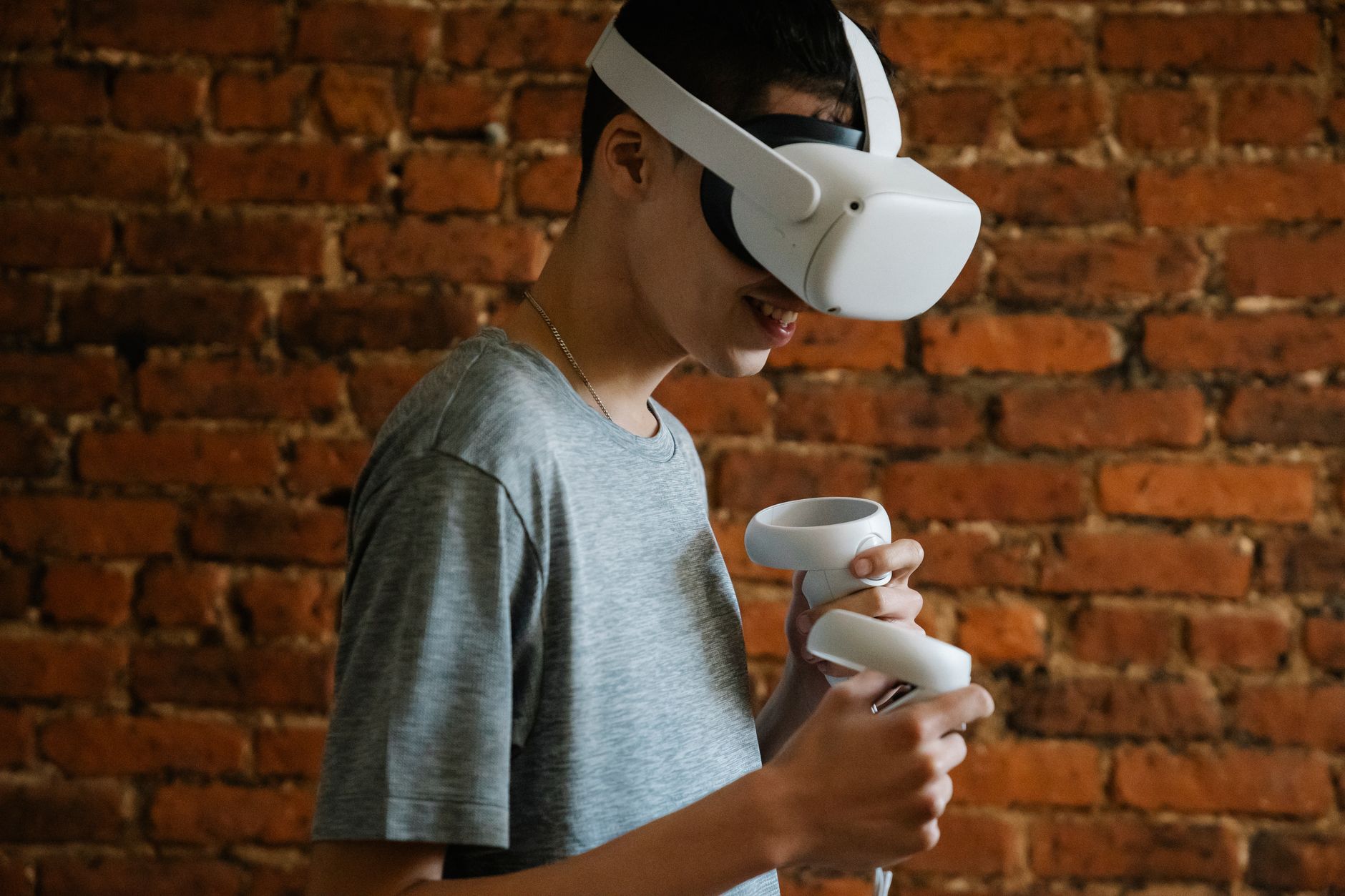 أجهزة VR للملاهي — أجهزة VR للملاهي: كيفية اختيار الأفضل لتجربة لا تُنسى